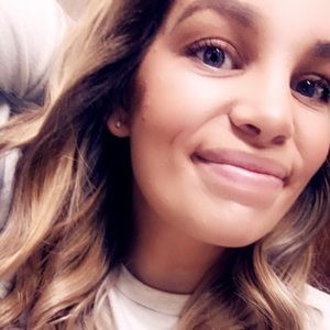 Meet your Posher, Carly